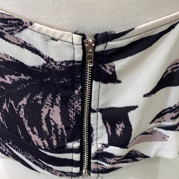 NWT Flying Tomato 🍅 Crop Top - Picture 2 of 10